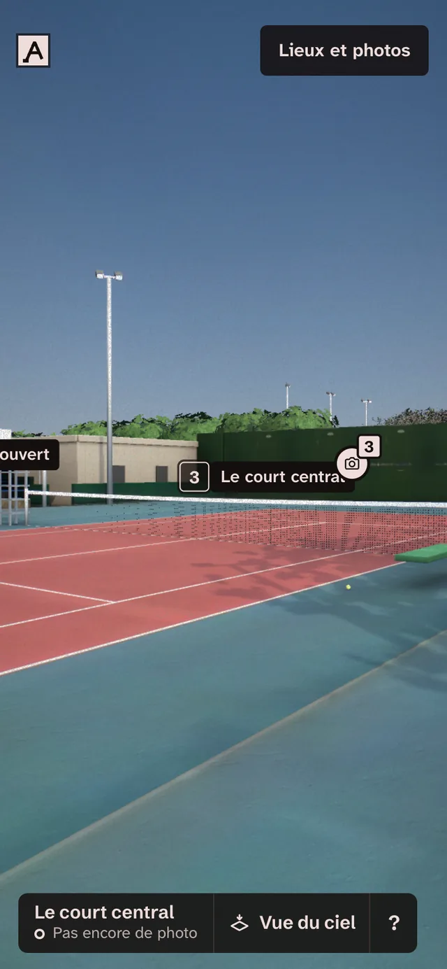 Sporting Club de Dakar, sur le court central, à hauteur d'yeux